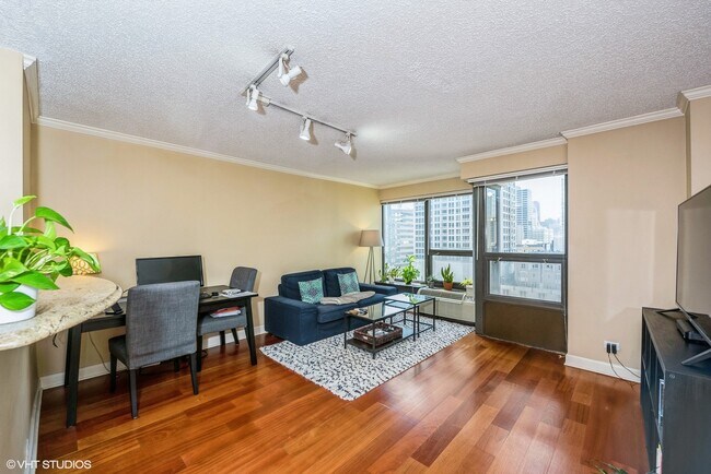 Foto del edificio - 30 E Huron St