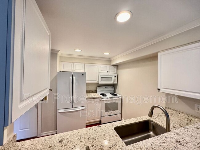 Building Photo - 18621 Blueberry Ln