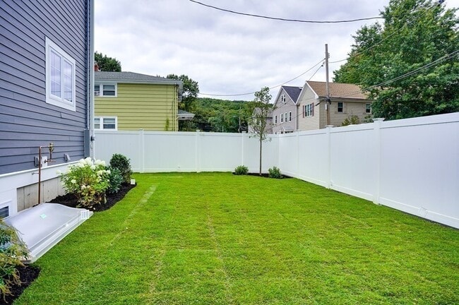 Foto del edificio - 24 Grant Ave