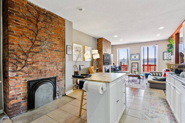 Unit 1 - 1764 Perrysville Ave