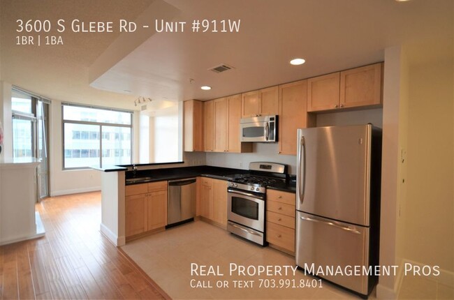 Building Photo - Beautiful Corner Unit w/ Water View at the...