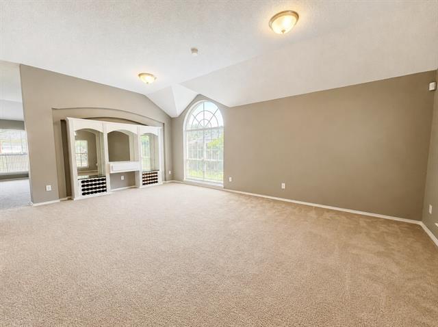 Building Photo - 7700 Glenoaks Dr