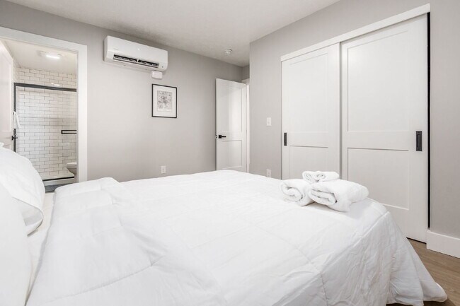 Foto del edificio - Charming Updated 1-Bedroom Home in Desirable Southern Orchards