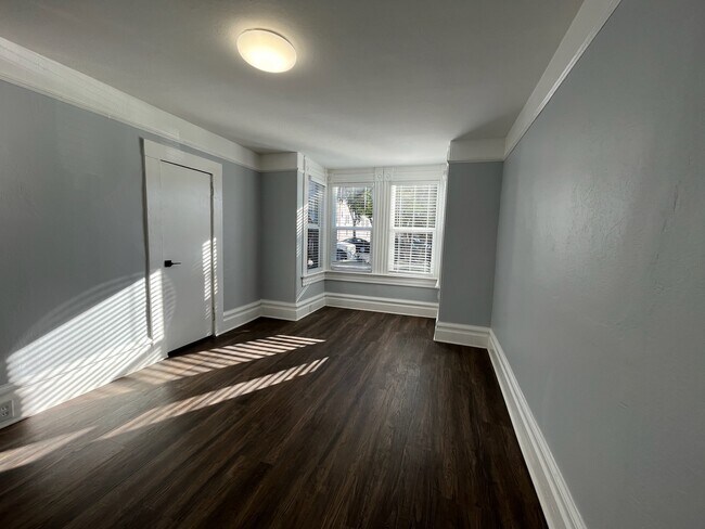 bedroom - 523 Santa Clara Ave