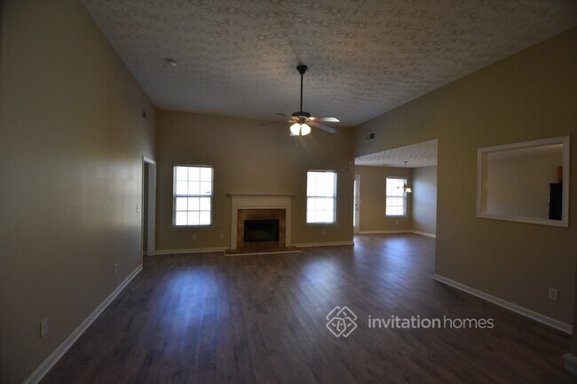 Building Photo - 545 McGiboney Ln