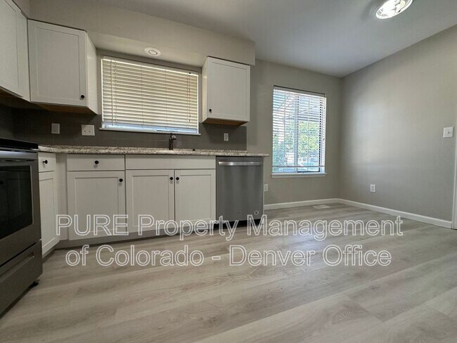 Foto del edificio - 4720 S Dudley St