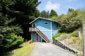 Building Photo - 2709 Greenbriar Ln