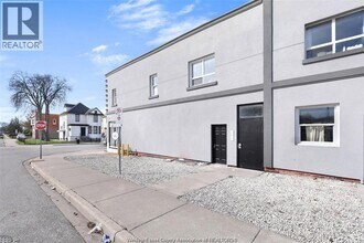 Building Photo - 1188 Wyandotte St E