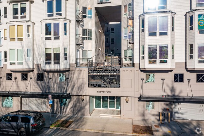 Building Photo - Alexandria Condominiums