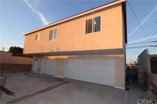 Building Photo - 1527 W 81st St