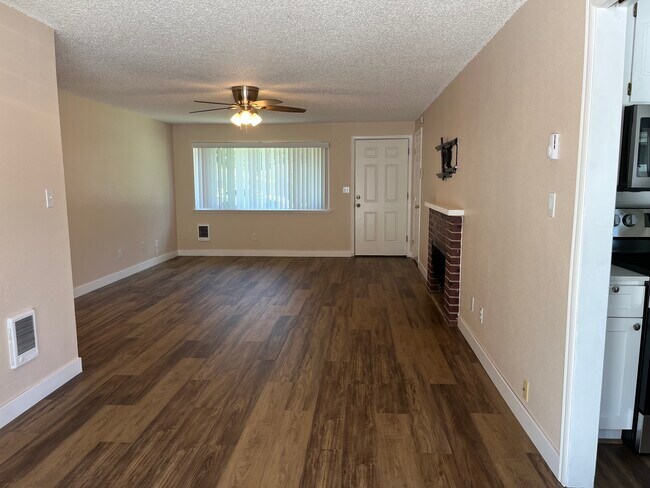 Foto del edificio - 3803 56th Street Ct E