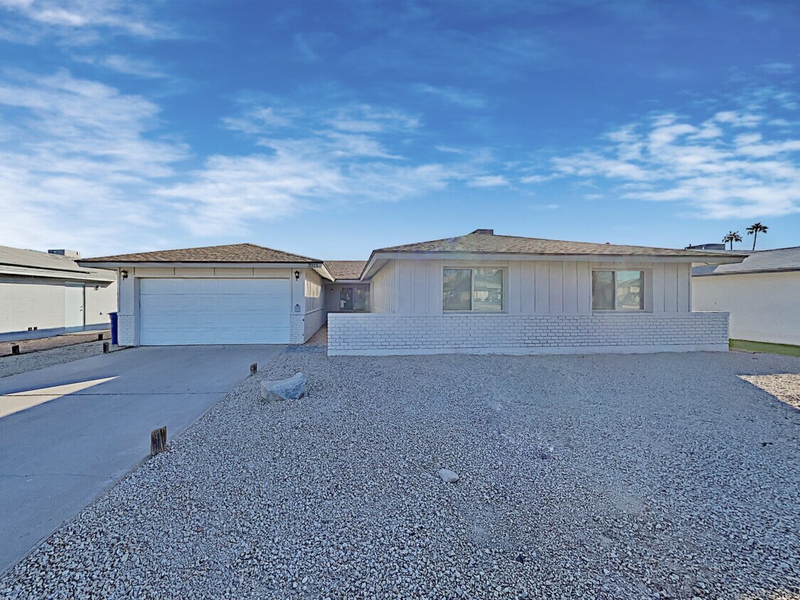 Primary Photo - 3321 S Terrace Rd