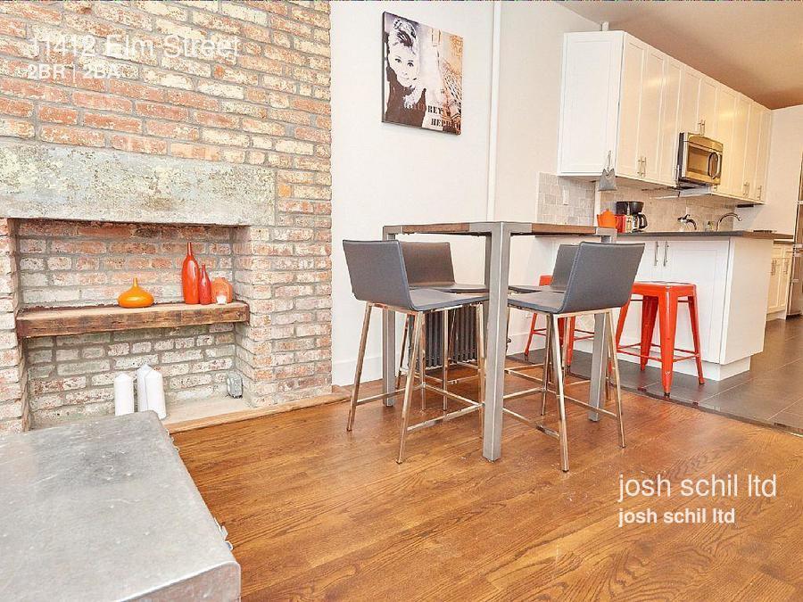 Primary Photo - 11412 Elm St