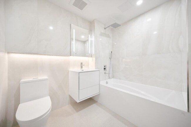 Foto del edificio - 0 bedroom in Brooklyn NY 11230