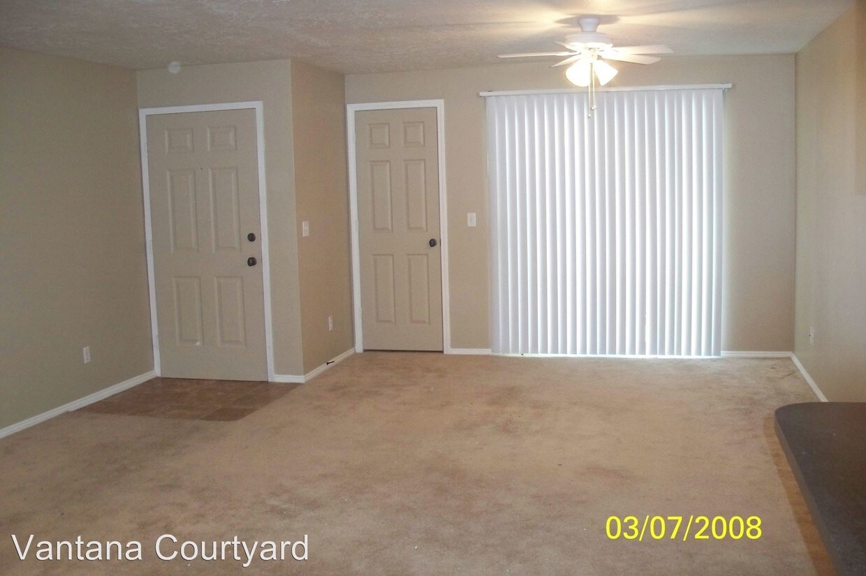 Building Photo - 232 E Vantana Ct