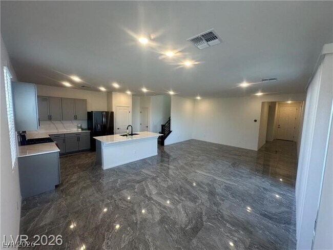 Foto del edificio - 6634 Tumoulin St