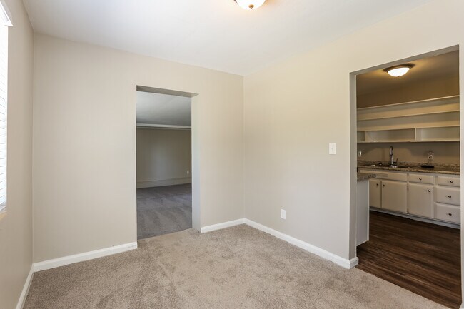 Building Photo - 2875 Lorimier Ter