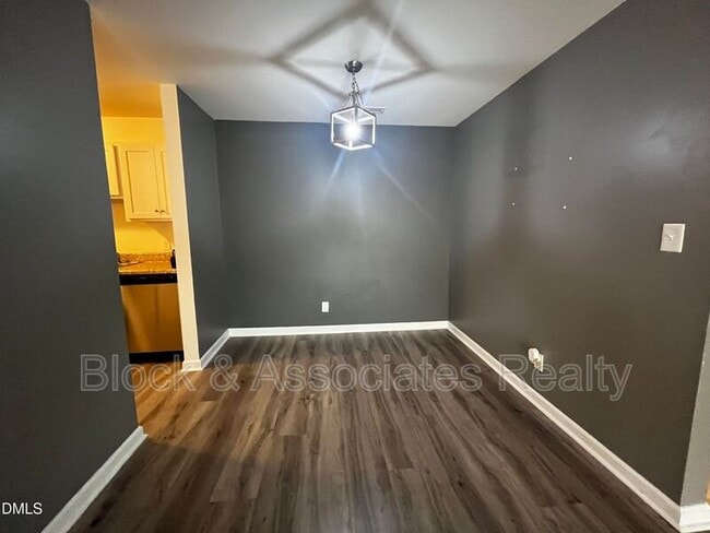 Building Photo - 1295 Schaub Dr