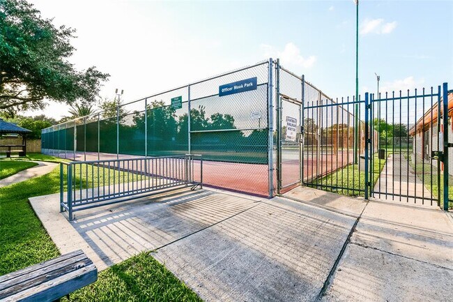 Foto del edificio - 13602 Chimney Sweep Dr