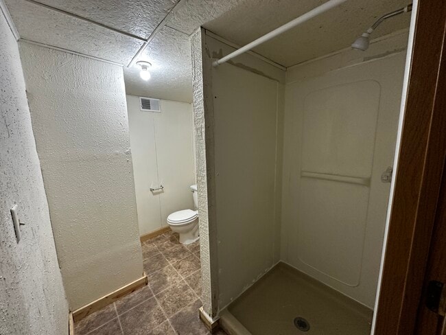 Foto del edificio - 1402 8th St E