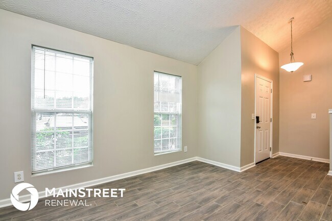 Foto del edificio - 5811 Strathmoor Manor Cir