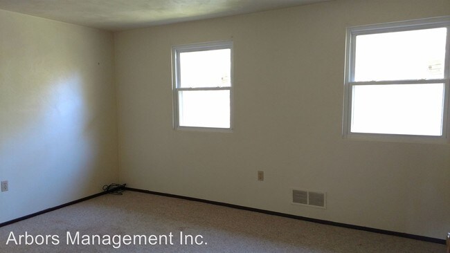 Building Photo - 920 Academy Heights Dr