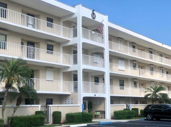 Foto del edificio - 300 N Hwy A1A