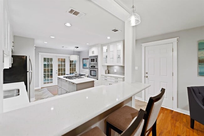 Building Photo - 5614 Shoalwood Ave