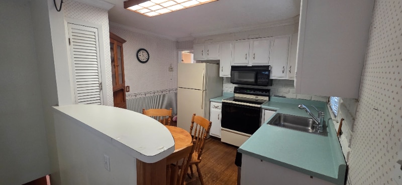 Primary Photo - 74 Linden St