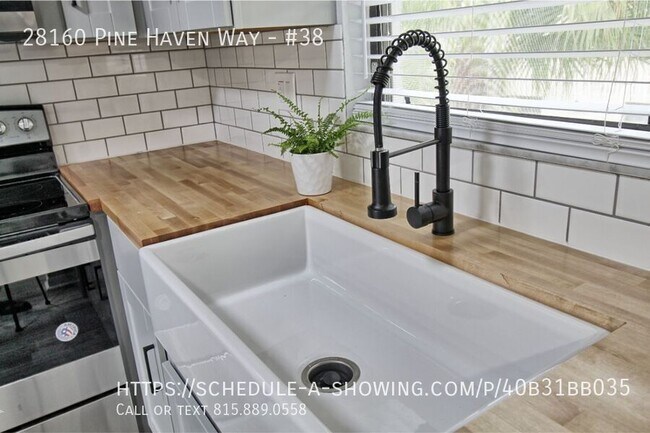 Building Photo - 28160 Pine Haven Way