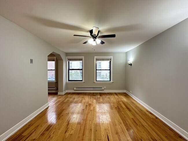 Foto del edificio - 551 W Roscoe St