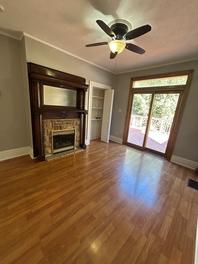 Building Photo - 131 5th St