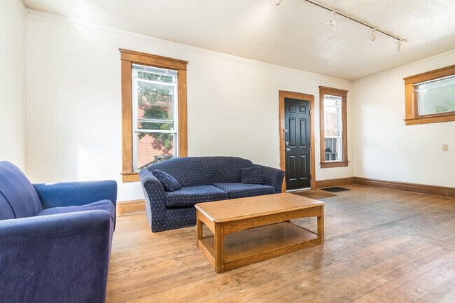 Foto del edificio - 524 S Forest Ave