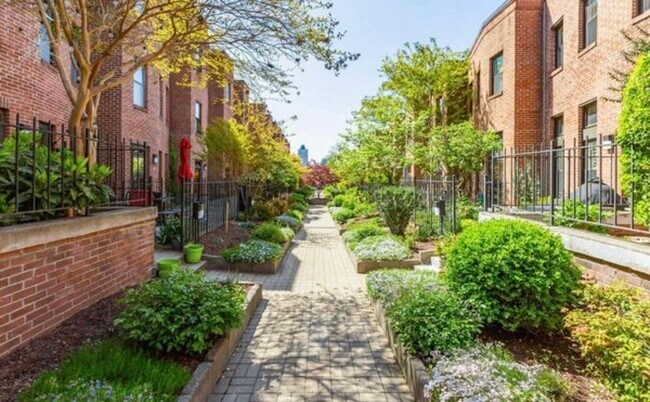 Foto del edificio - 910 Stubblefield Ln