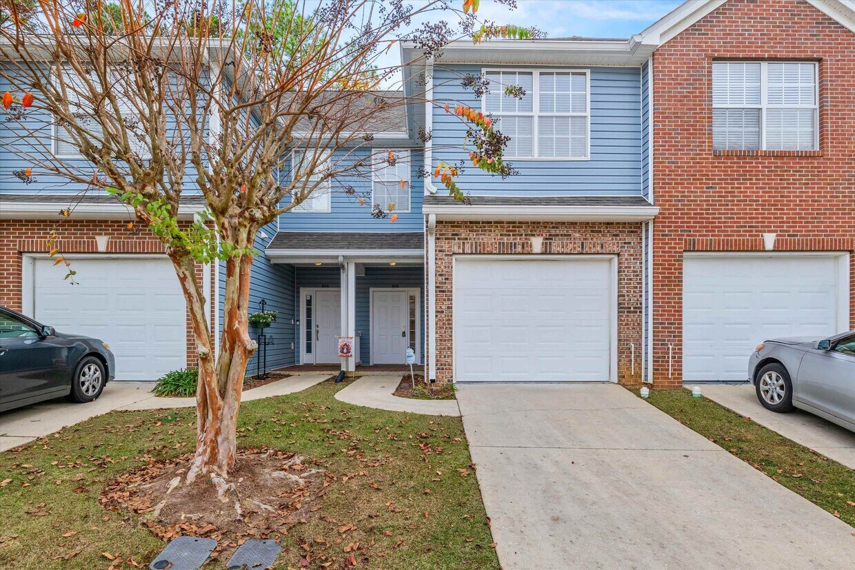 Primary Photo - 1320 Hendrix Rd