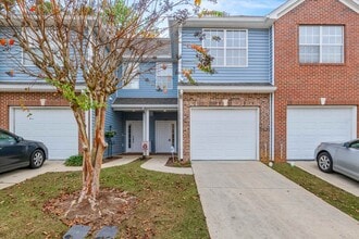 Building Photo - 1320 Hendrix Rd