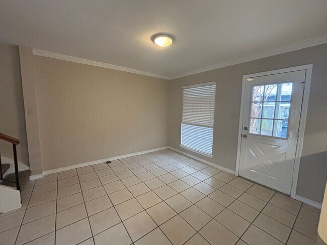 Foto del edificio - SPACIOUS COZY TOWNHOME IN GATED COMMUNITY