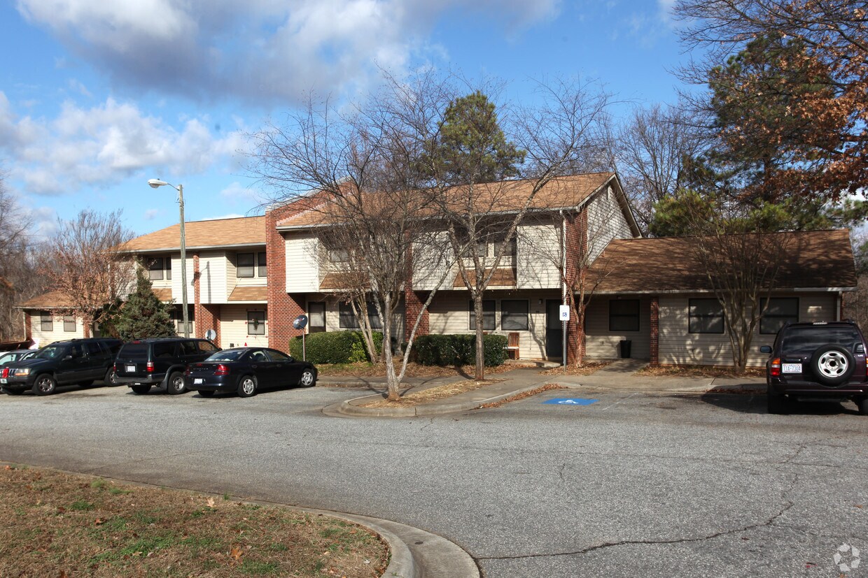 Building Photo - Lakespring Apartments
