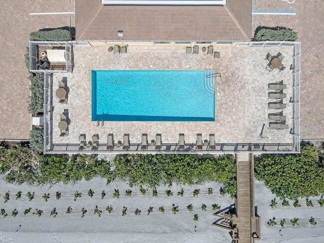 Building Photo - 1045 Jimmy Buffett Mem Hwy