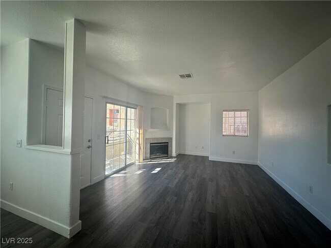 Foto del edificio - 4730 E Craig Rd
