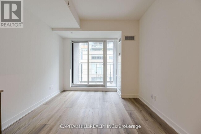 Photo du bâtiment - 543 Richmond St W