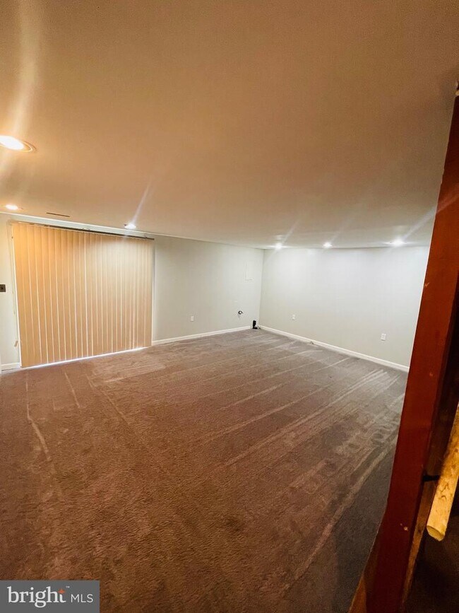 Building Photo - 1600 Mt Airy Ct