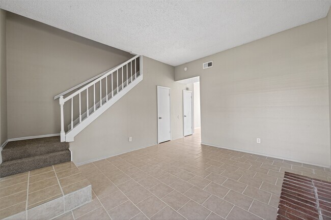 Foto del edificio - 3479 Rockrill Dr