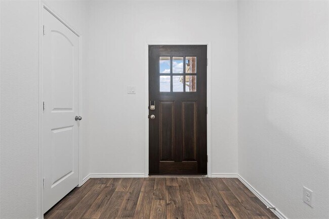 Foto del edificio - 14546 Montclair Way
