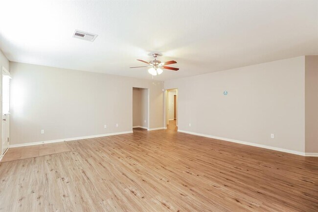 Foto del edificio - 9801 Hyacinth Way