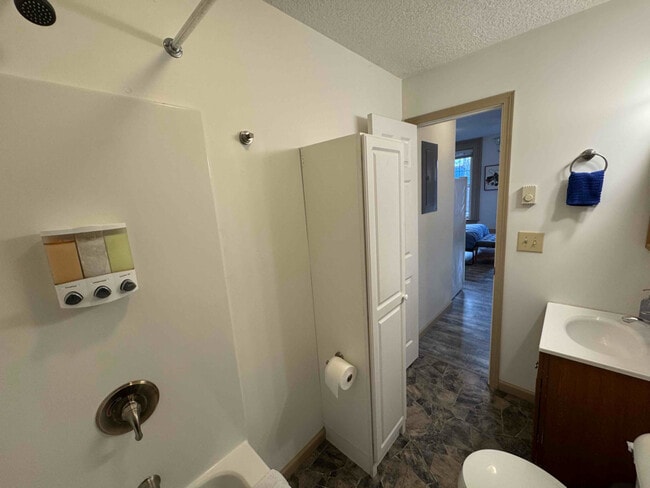 Foto del edificio - 931 Middle St