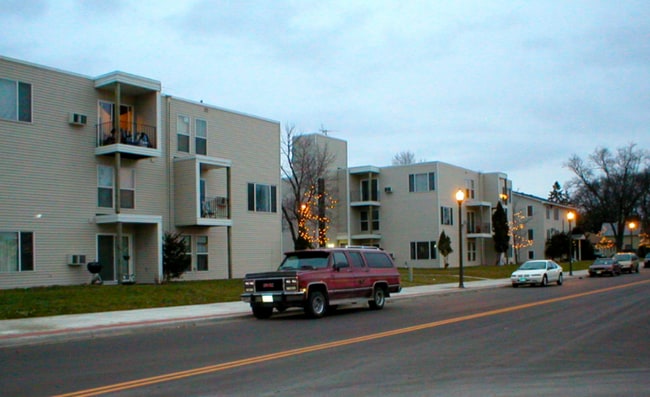 Building Photo - 141 Birch St N