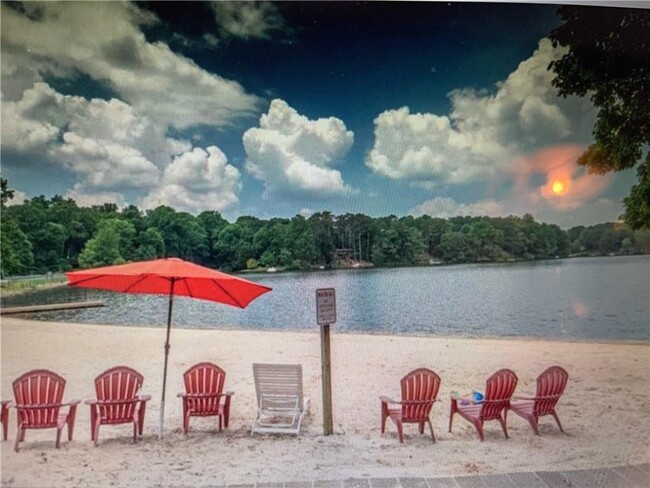 Building Photo - 3092 Cardinal Lake Dr NW