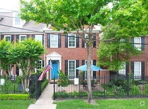 Building Photo - 728 Tirrell St
