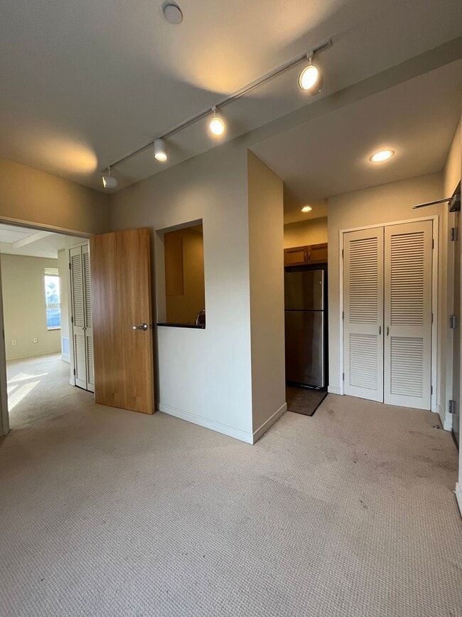 Interior Photo - Gateway Commons